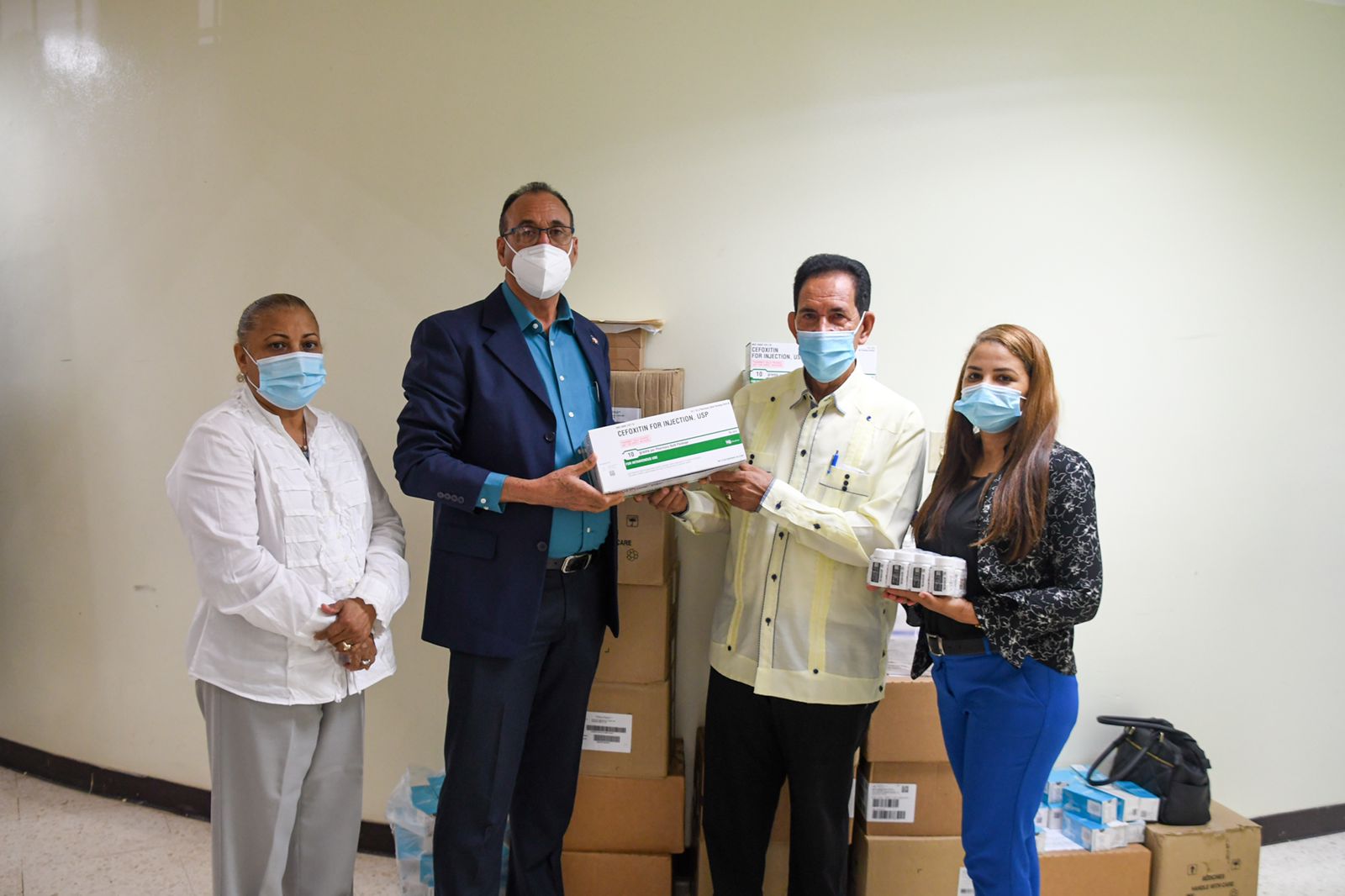 Read more about the article SRSND entrega insumos y medicamentos a hospital San Vicente de Paúl de SFM