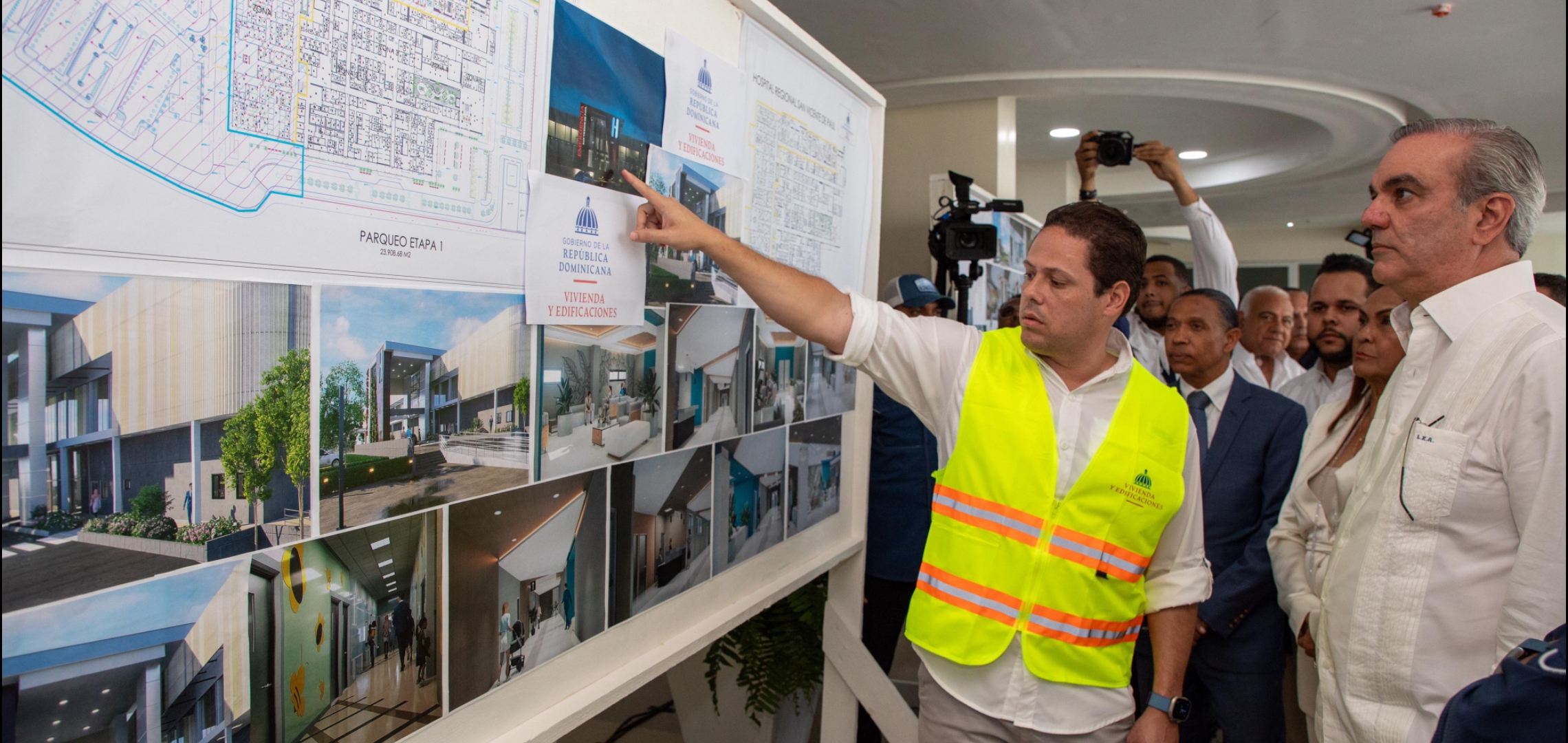 Read more about the article Presidente Luis Abinader supervisa construcción hospital regional San Vicente de Paúl